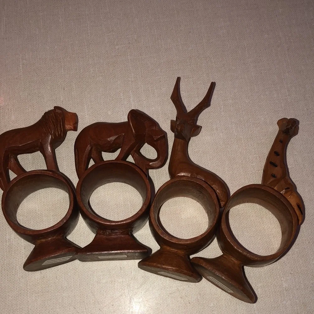 Hand‎ carved made in Kenya Animal Wooden napkin rings, set of 4